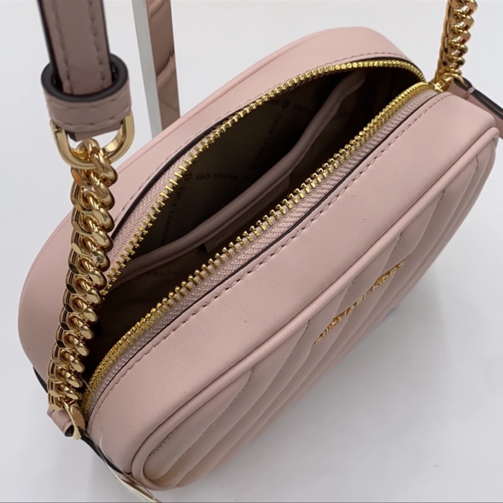 MICHAEL KORS ROSE SM OVAL CAMERA XBODY POWDER BLS - Picture 5 of 16